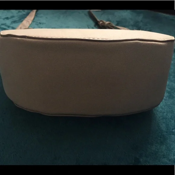 Universal Thread Tan Snakeskin Crossbody New - Picture 13 of 13